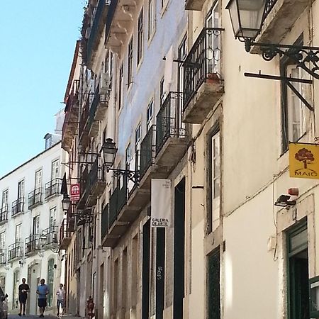 Cozy 1St Floor Flat Central Chiado District With Balconies And Ac 19Th Century Building Lisbon Bagian luar foto