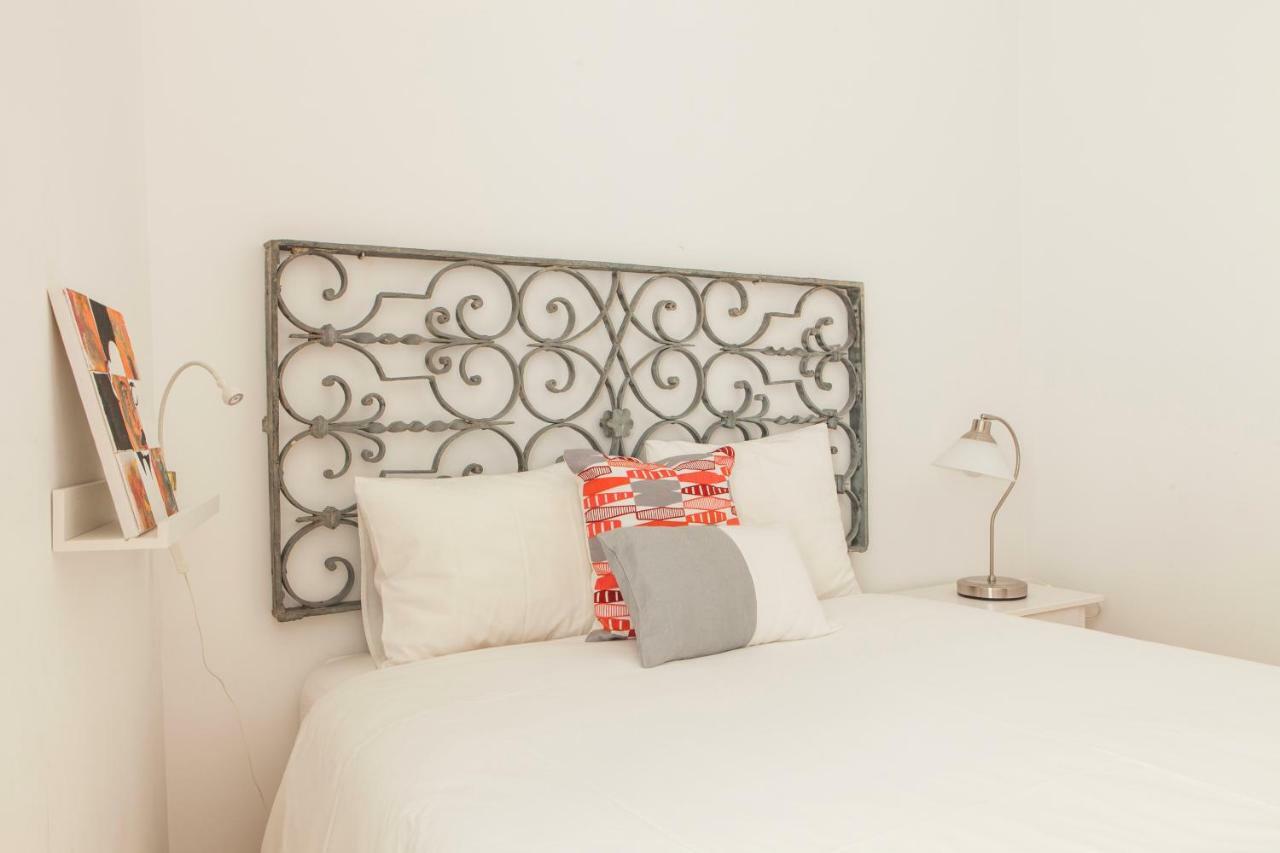 Cozy 1St Floor Flat Central Chiado District With Balconies And Ac 19Th Century Building Lisbon Bagian luar foto