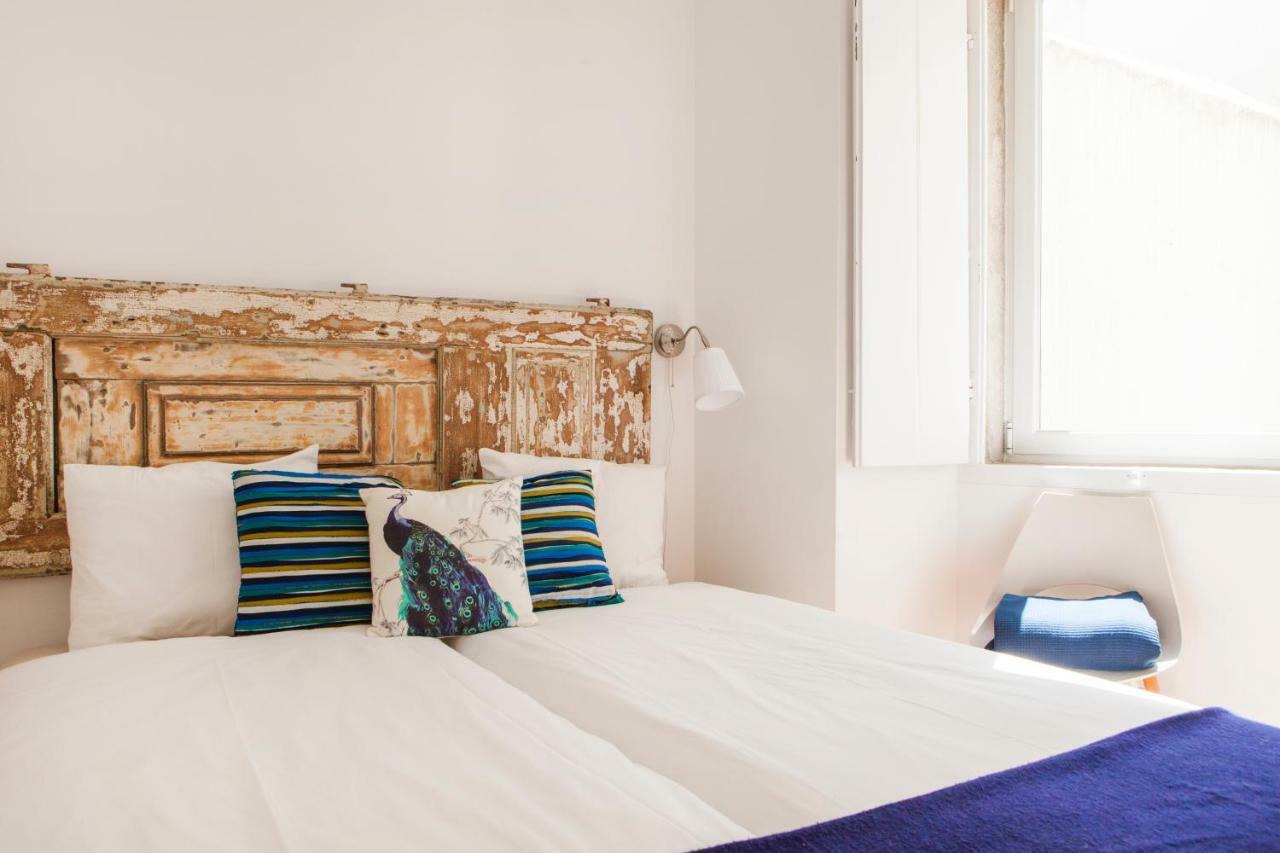 Cozy 1St Floor Flat Central Chiado District With Balconies And Ac 19Th Century Building Lisbon Bagian luar foto