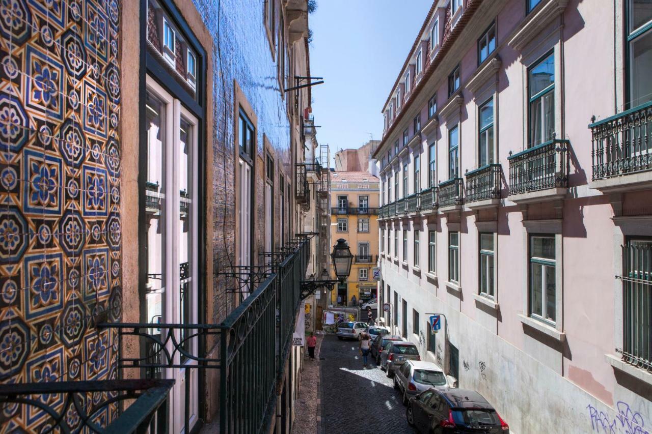 Cozy 1St Floor Flat Central Chiado District With Balconies And Ac 19Th Century Building Lisbon Bagian luar foto