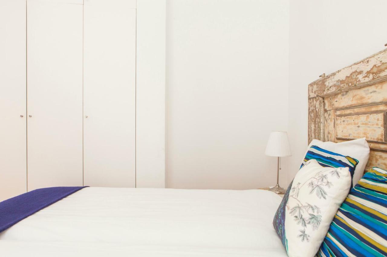 Cozy 1St Floor Flat Central Chiado District With Balconies And Ac 19Th Century Building Lisbon Bagian luar foto