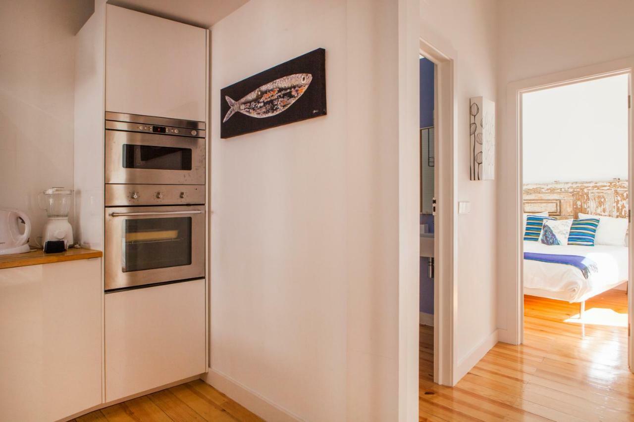 Cozy 1St Floor Flat Central Chiado District With Balconies And Ac 19Th Century Building Lisbon Bagian luar foto