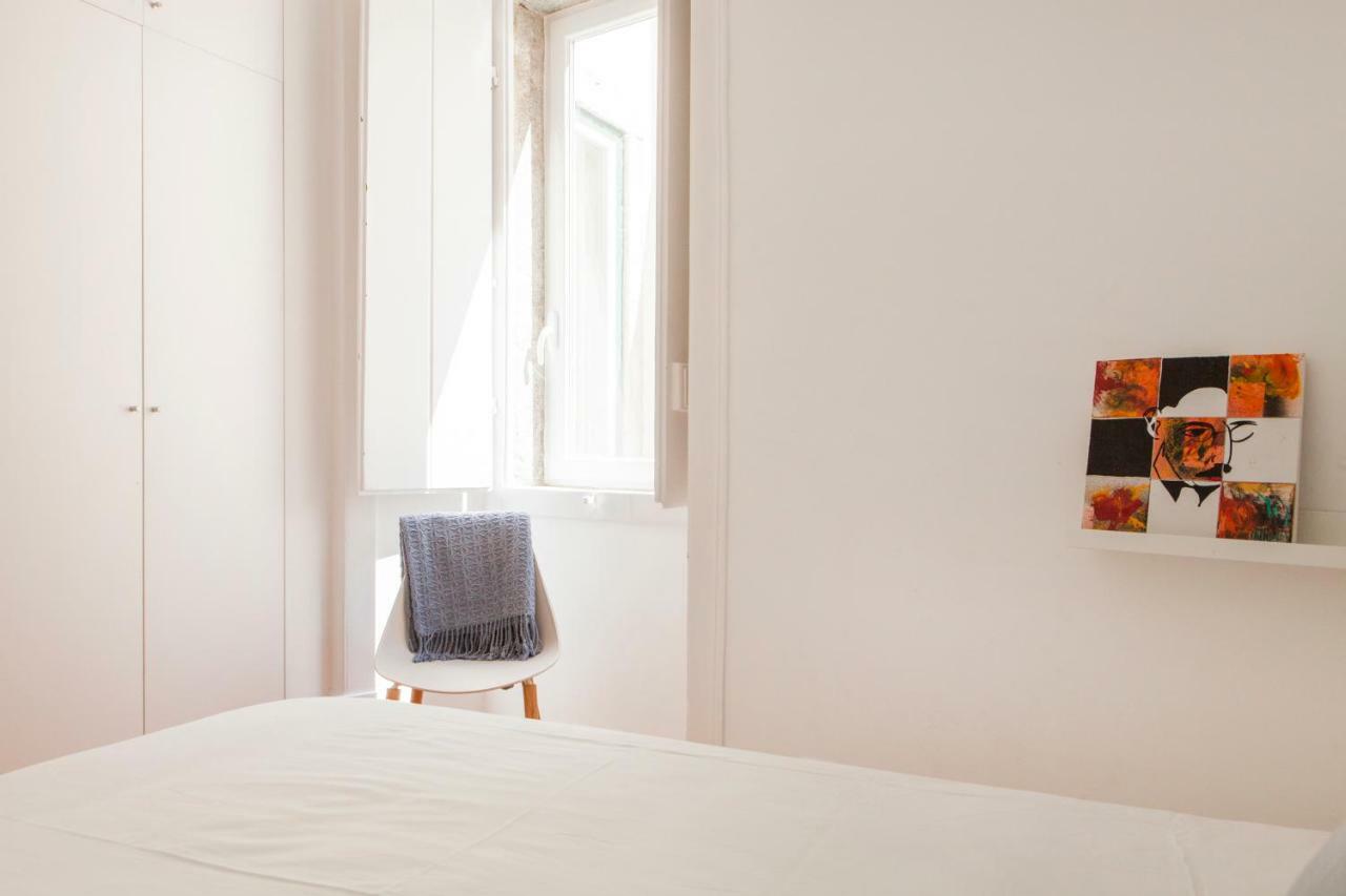 Cozy 1St Floor Flat Central Chiado District With Balconies And Ac 19Th Century Building Lisbon Bagian luar foto